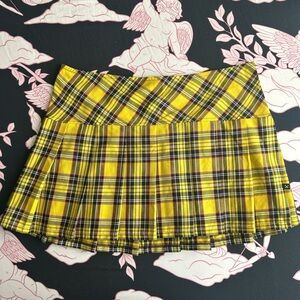 Royal bones plaid mini skirt 💛
